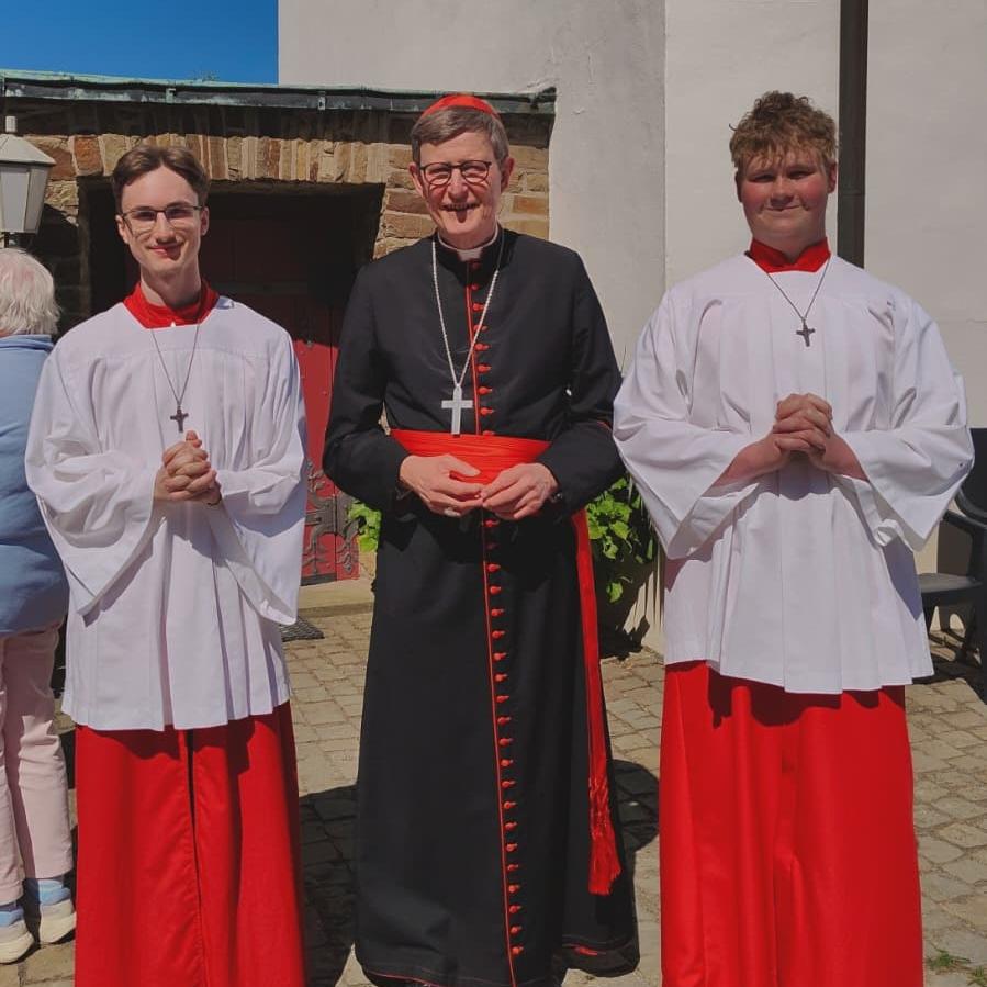 Messdiener beim Kompassionsfest mit Kardinal Rainer Maria Woelki