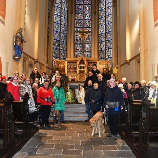 Foto1_Dreikönigsweg_Pilgernde in St. Servatius_Foto Ulrike Clever