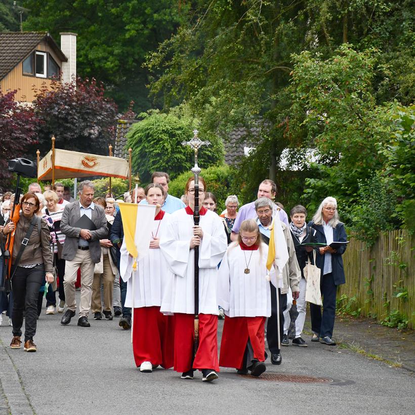 Bilder der Fronleichnamsprozession 2026 in Neuhonrath
